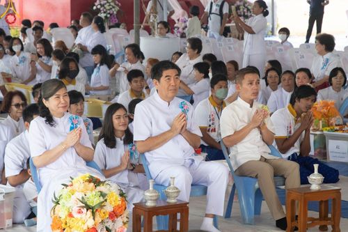 ภาพ No.91363:พิธีทอดผ้าป่ายกยอดดอกบัวสิริปทุมทิพย์  ประดิษฐาน ณ ปทุมเจดีย์  (เจดีย์พระพุทธเจ้า ๕ พระองค์) ณ ศูนย์อบรมเยาวชนจังหวัดปัตตานี 22 ตุลาคม พ.ศ.2566