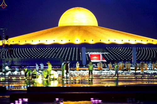 ภาพ No.244173:วันที่ 7 กันยายน พ.ศ. 2568 พิธีจุดประทีป วันครูผู้ค้นพบวิชชาธรรมกาย ณ ลานธรรมฯ และวิหารคด วัดพระธรรมกาย