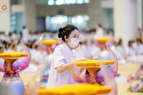 ภาพ No.134539:V.35 เพื่อบุญต้นเดือน การรับบุญของเจ้าหน้าที่หน่วยงานต่างๆ เพื่องานบุญวันอาทิตย์ต้นเดือน ณ วัดพระธรรมกาย วันที่ 7 เมษายน พ.ศ. 2567