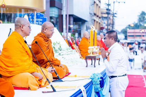 ภาพ No.237024:วันอาทิตย์ที่ 10 สิงหาคม พ.ศ. 2568 มหาสังฆทานครั้งยิ่งใหญ่ ตักบาตรพระ 10,000 รูป ถ.นิพัทธ์อุทิศ 3 ใจกลางนครหาดใหญ่ จ.สงขลา (ชุดที่ 2)