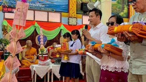 ภาพ No.182140:พิธีทอดกฐิน ณ วัดทาหนองยางไคล จ.ลำพูน ในโครงการทอดกฐินสามัคคีทั่วไทย 30,000 วัด บูชาธรรม 80 ปี หลวงพ่อธัมมชโย โดยคณะศิษยานุศิษย์วัดพระธรรมกาย วันที่ 27 ตุลาคม พ.ศ.2567