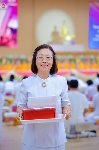 ภาพ No.228284:วันอาทิตย์ที่ 8 มิถุนายน พ.ศ. 2568 พิธีถวายทุนสนับสนุนพระไตรปิฎกฉบับธรรมชัย และอนุรักษ์คัมภีร์โบราณ ณ ห้องแก้วสารพัดนึก 2 วัดพระธรรมกาย