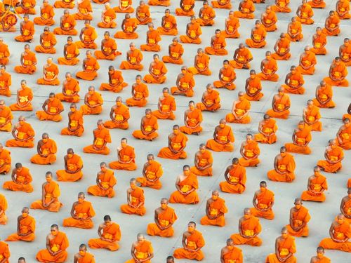 ภาพ No.102240:พระธรรมทายาทในโครงการอุปสมบทหมู่ บูชาธรรมมหาปูชนียาจารย์ ร่วมปฏิบัติธรรม ถ่ายภาพหมู่ประวัติศาสตร์ และรับฟังโอวาทจากหลวงพ่อทัตตชีโว ณ ลานธรรม พระมหาธรรมกายเจดีย์ วัดพระธรรมกาย วันที่ 15 ธันวาคม พ.ศ. 2566