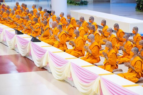ภาพ No.85734:พิธีถวายคิลานเภสัชและอุปกรณ์การแพทย์ บูชาธรรมเนื่องในวันธรรมชัย วันที่ 19 สิงหาคม พ.ศ. 2566 ณ ห้องแก้วสารพัดนึก วัดพระธรรมกาย