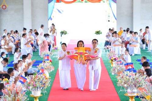 ภาพ No.94032:พิธีทอดกฐินสามัคคี เพื่อสร้างอาคารปฏิบัติธรรม พระมงคลเทพมุนี (สด จนฺทสโร) ณ ธุดงคสถานเขาย้อย ต.สระพัง อ. เขาย้อย จ.เพชรบุรี วันอาทิตย์ที่ 12 พฤศจิกายน พ.ศ. 2566