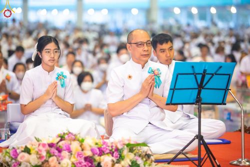 ภาพ No.205819:พิธีตักบาตร และ พิธีบูชาข้าวพระ ในวันอาทิตย์ต้นเดือน 2 กุมภาพันธ์ พ.ศ. 2568 ณ สภาธรรมกายสากล วัดพระธรรมกาย