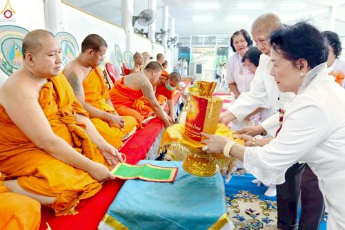 ภาพ No.258502:วันที่ 19 ตุลาคม พ.ศ. 2568 พิธีทอดกฐินสามัคคีทั่วไทย 30,000 วัด โดยคณะศิษยานุศิษย์ บูชาธรรม 81 ปี หลวงพ่อธัมมชโย ณ วัดศรีชุม อ.เมือง จ.ลำปาง