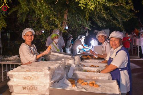 ภาพ No.112852:พิธีถวายภัตตาหารเป็นสังฆทาน แด่คณะพระธรรมยาตรา ปีที่ 12 วันที่ 15 มกราคม พ.ศ. 2567 ณ วัดสองพี่น้อง จ.สุพรรณบุรี