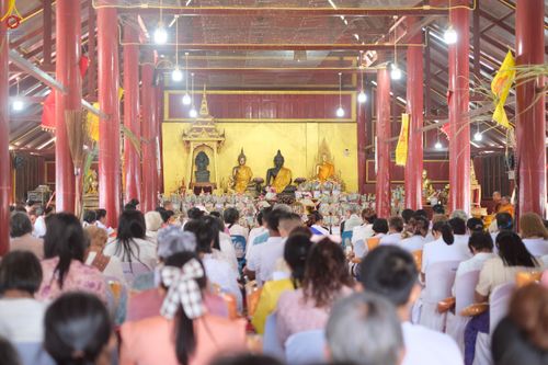 ภาพ No.270492:วันที่ 23 ตุลาคม พ.ศ. 2568 พิธีทอดกฐินสามัคคีทั่วไทย ณ วัดสำโรง ต.สำโรงใหม่ อ.ละหานทราย จ.บุรีรัมย์ โดยคณะศิษยานุศิษย์ บูชาธรรม 81 ปี หลวงพ่อธัมมชโย