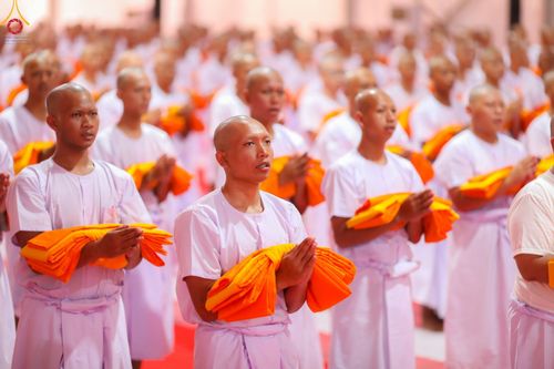 ภาพ No.103222:พิธีบรรพชา พิธีขอศีลและนิสัย ธรรมทายาทชาวอินโดนีเซียกว่า 1,000 คน ณ มหาเจดีย์บุโรพุทโธ ประเทศอินโดนีเซีย ในวันที่ 19 ธันวาคม พ.ศ. 2566