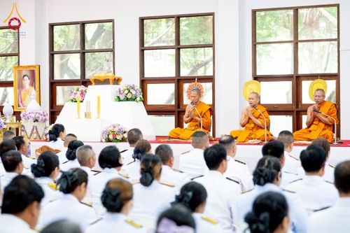 ภาพ No.227047:วันอังคารที่ 3 มิถุนายน พ.ศ. 2568 นายอำเภอคลองหลวง นำพสกนิกรรวมใจภักดิ์ สมเด็จพระนางเจ้าฯ พระบรมราชินี เนื่องในโอกาสวันเฉลิมพระชนมพรรษา ณ อาคารปลูกศรัทธา 2 วัดพระธรรมกาย อ.คลองหลวง จ.ปทุมธานี