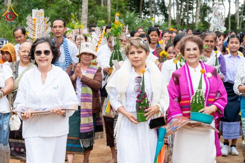 ภาพ No.173246:พิธีทอดกฐินต่างประเทศ ในนามหลวงพ่อธัมมชโย ณ วัดสิริวิเวก เพื่อถวายที่ดินส่วนขยาย 200 ไร่ แขวงจำปาสัก สปป. ลาว วันพุธที่ 30 ตุลาคม พ.ศ. 2567