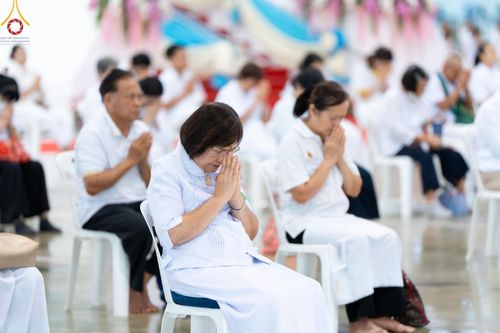 ภาพ No.148894:พิธีปฎิบัติธรรมและ พิธีจุดเทียนใจ ไฟนิรันดร์ อนันตชัย วันอาทิตย์ที่ 11 สิงหาคม พ.ศ. 2567 วัดพระธรรมกาย จ.ปทุมธานี