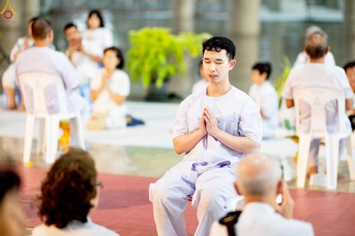 ภาพ No.242921:วันที่ 31 สิงหาคม พ.ศ. 2568 พิธีตัดปอยผมและปลงผม โครงการอุปสมบทหมู่บูชาธรรม ครบรอบ 108 ปี วันครูผู้ค้นพบวิชชาธรรมกาย ณ วัดพระธรรมกาย