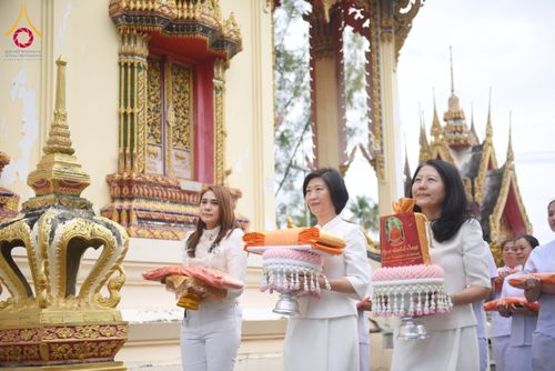 ภาพ No.173716:พิธีทอดกฐิน วัดเขาดินใต้ จ.สระบุรี ในโครงการกฐินสามัคคีทั่วไทย 30,000 วัด บูชาธรรม 80 ปี หลวงพ่อธัมมชโย โดยคณะศิษยานุศิษย์วัดพระธรรมกาย วันที่ 7 พฤศจิกายน พ.ศ. 2567