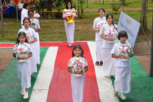 ภาพ No.100507:พิธีทอดกฐินสามัคคี สร้างหอฉันคุณยายอาจารย์ มหารัตนอุบาสิกา จันทร์ ขนนกยูง ณ ศูนย์ปฏิบัติธรรมนานาชาติสะเดา จ.สงขลา วันที่ 25 พฤศจิกายน พ.ศ. 2566