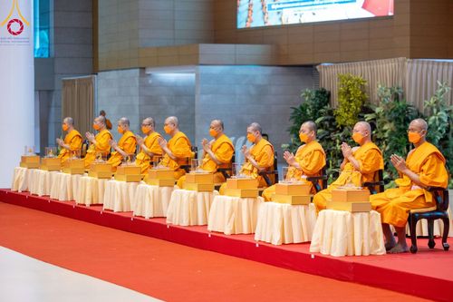 ภาพ No.95239:พิธีมุทิตาพระมหาเถระและพระเถระ ครั้งที่ 29 วันอาทิตย์ที่ 19 พฤศจิกายน พ.ศ. 2566 ณ ห้องแก้วสารพัดนึก สภาธรรมกายสากล วัดพระธรรมกาย
