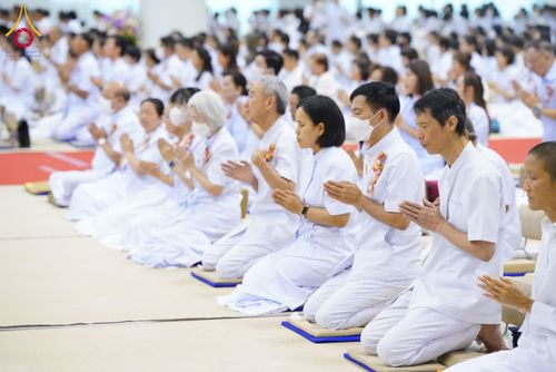 ภาพ No.134008:พิธีบูชาข้าวพระ  ในวันอาทิตย์ต้นเดือนที่ 7 เมษายน พ.ศ. 2567 ณ วัดพระธรรมกาย จ.ปทุมธานี