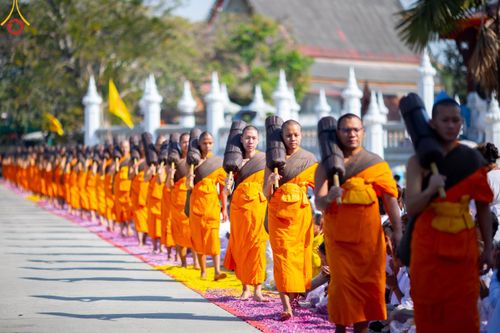 ภาพ No.198100:พิธีต้อนรับพระธรรมยาตรา ณ อนุสรณ์สถานลำดับที่ 5 สถานที่เผยแผ่วิชชาธรรมกายครั้งแรก อนุสรณ์สถานบางปลา วัดบางปลา อำเภอบางเลน จังหวัดนครปฐม ในโครงการธรรมยาตรา กตัญญูบูชา มหาปูชนียาจารย์ พระมงคลเทพมุนี(สด จนฺทสโร) พระผู้ปราบมาร ปีที่ 13 วัน 19 มกราคม พ.ศ.2568