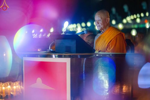 ภาพ No.170262:พิธีลอยกระทงธรรม ณ สระเศรษฐีทะเลบุญ มหาวิหารพระมงคลเทพมุนีฯ วัดพระธรรมกาย วันศุกร์ที่ 15 พฤศจิกายน พ.ศ.2567 (วันเพ็ญ 15 ค่ำ เดือน 12)