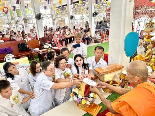 ภาพ No.171410:พิธีทอดกฐิน ณ วัดหัวหิน จ.กาญจนบุรี ในโครงการกฐินสามัคคีทั่วไทย 30,000 วัด บูชาธรรม 80 ปี หลวงพ่อธัมมชโย โดยคณะศิษยานุศิษย์วัดพระธรรมกาย วันที่ 27 ตุลาคม พ.ศ. 2567