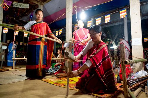 ภาพ No.261601:วันที่ 19 ตุลาคม พ.ศ. 2568 พิธีทอดกฐินสมทบ วัดกัลยาณมิตรต่างประเทศ บูชาธรรม 81 ปี หลวงพ่อธัมมชโย ณ วัดสารนาถ เมืองคาร์การชารี ประเทศบังกลาเทศ 