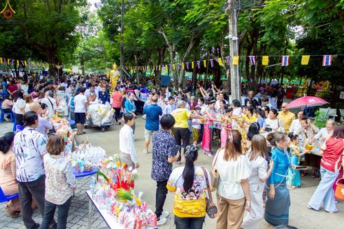 ภาพ No.252506:วันที่ 11 ตุลาคม พ.ศ. 2568 พิธีทอดกฐินสามัคคีทั่วไทย 30,000 วัด โดยคณะศิษยานุศิษย์ บูชาธรรม 81 ปี หลวงพ่อธัมมชโย ณ วัดโคกมะตูม อ.เมืองสระบุรี จ.สระบุรี