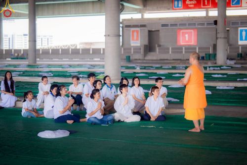 ภาพ No.219038:วันที่ 19-21 เมษายน พ.ศ. 2568 การเตรียมงานในลานธรรม , วิหารคด เพื่องานวันคุ้มครองโลก 22 เมษายน พ.ศ. 2568