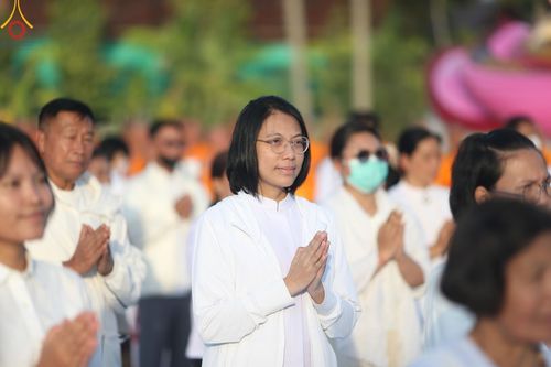 ภาพ No.194792:พิธีจุดประทีปถวายเป็นพุทธบูชา และบูชาธรรมมหาปูชนียาจารย์ ณ วัดสองพี่น้อง ต.ต้นตาล อ.สองพี่น้อง จ.สุพรรณบุรี ในโครงการธรรมยาตรา กตัญญูบูชา มหาปูชนียาจารย์ พระมงคลเทพมุนี(สด จนฺทสโร) พระผู้ปราบมาร อนุสรณ์สถาน 7 แห่ง ปีที่ 13 วันที่ 14 มกราคม พ.ศ. 2568