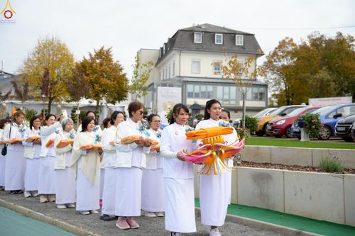 ภาพ No.262038:วันที่ 19 ตุลาคม พ.ศ. 2568 พิธีทอดกฐินวัดพระธรรมกายไรน์แลนด์ ประเทศเยอรมัน 