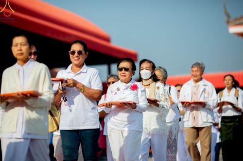 ภาพ No.192095:พิธีทอดผ้าป่าทำนุบำรุงศาสนสถาน ณ วัดนราภิรมย์ ตำบลนราภิรมย์ อำเภอบางเลน จังหวัดนครปฐม ในโครงการธรรมยาตรา กตัญญูบูชา มหาปูชนียาจารย์ พระมงคลเทพมุนี(สด จนฺทสโร) พระผู้ปราบมาร อนุสรณ์สถาน 7 แห่ง ปีที่ 13 วันที่ 9 มกราคม พ.ศ. 2568