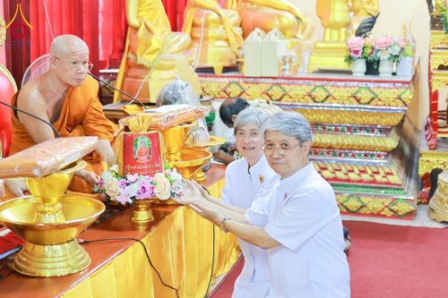 ภาพ No.178635:พิธีทอดกฐิน ณ วัดบางยี่ขัน แขวงบางยี่ขัน เขตบางพลัด กรุงเทพฯ ในโครงการกฐินสามัคคีทั่วไทย 30,000 วัด บูชาธรรม 80 ปี หลวงพ่อธัมมชโย โดยคณะศิษยานุศิษย์วัดพระธรรมกาย วันที่ 2 พฤศจิกายน พ.ศ. 2567