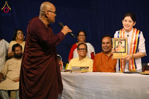 ภาพ No.179381:พิธีทอดกฐินสมทบ ณ วัดสันตินิเกตัน (Santiniketan Temple) เมืองกัลกัตตา ประเทศอินเดีย วันที่ 9 พฤศจิกายน พ.ศ. 2567 เพื่อสร้างโรงพยาบาลสำหรับชุมชน Santiniketan Ambedga Buddhist welfare mission