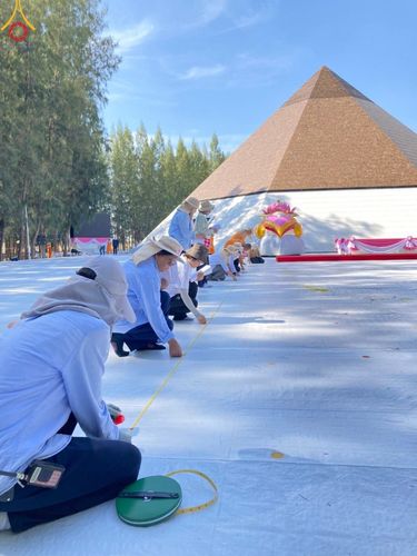 ภาพ No.106924:V.3 ตั้งใจ การเตรียมงาน เก็บงาน การรับบุญของเจ้าหน้าที่หน่วยงานต่างๆ เพื่อโครงการธรรมยาตรา กตัญญูบูชามหาปูชนียาจารย์ พระมงคลเทพมุนี (สด จนฺทสโร) พระผู้ปราบมาร อนุสรณ์สถาน 7 แห่ง ปีที่ 12 ระหว่างวันที่ 2 - 31 มกราคม พ.ศ. 2567