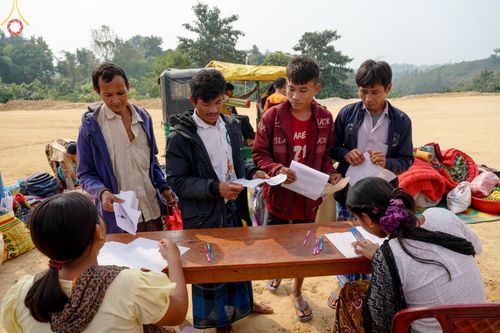 ภาพ No.127560:Photo Story ปฐมบรรพชาชาวพุทธมาร์มา Episode 2/5 วันที่ 6-7 กุมภาพันธ์ พ.ศ. 2567  โครงการบรรพชาครั้งประวัติศาสตร์ แห่งเทือกเขาจิตตะกอง  ครั้งแรกของชาวพุทธมาร์มา บังกลาเทศ บูชาธรรม 80 ปีหลวงพ่อธัมมชโย ณ วัดธัมจักร อรัญกุฏิ เมืองรัมการ์ คาร์กาชารี บังกลาเทศ