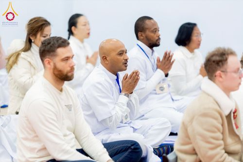 ภาพ No.233248:วันอาทิตย์ที่ 6 กรกฎาคม พ.ศ. 2568 พิธีถวายมหาสังฆทานแด่คณะสงฆ์ทั่วโลกและพิธีตักบาตรเนื่องในวันเข้าพรรษา  ณ วัดพุทธเคปทาวน์ ประเทศแอฟริกาใต้