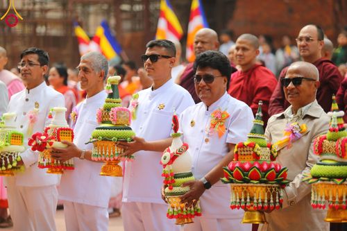 ภาพ No.313470:วันพฤหัสบดีที่ 12 มีนาคม พ.ศ. 2569 ขบวนแห่นาคธรรมทายาทในโครงการบรรพชาสามเณร 500 รูป  จาก นาคบาฮาล (Nagbahal) สู่จัตุรัสปาทัน (Patan Durbar Square) ประเทศเนปาล