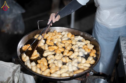 ภาพ No.288228:วันที่ 5 มกราคม พ.ศ. 2569 พิธีถวายภัตตาหารเป็นสังฆทาน แด่พระธรรมยาตรา ในโครงการธรรมยาตรา กตัญญูบูชา มหาปูชนียาจารย์ พระมงคลเทพมุนี(สด จนฺทสโร) พระผู้ปราบมาร อนุสรณ์สถาน 7 แห่ง ปีที่ 14 ณ อนุสรณ์สถานมหาวิหารพระมงคลเทพมุนี (โลตัสแลนด์) อ.สองพี่น้อง จ.สุพรร