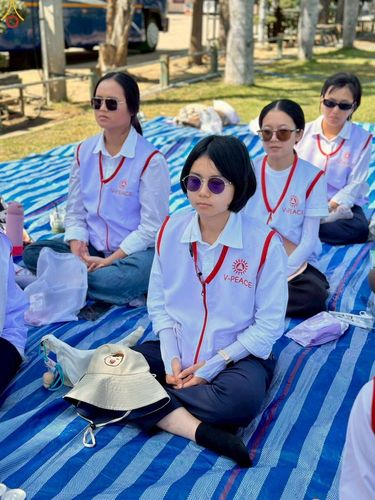 ภาพ No.296197:ภาพเบื้องหลังอาสาสมัครรวมใจ ชุดที่ 2 ในโครงการธรรมยาตรา กตัญญูบูชา มหาปูชนียาจารย์ พระมงคลเทพมุนี(สด จนฺทสโร) พระผู้ปราบมาร อนุสรณ์สถาน 7 แห่ง ปีที่ 14