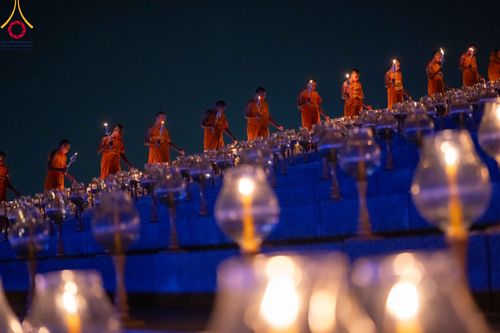 ภาพ No.90345:พิธีจุดประทีป 20,000 ดวง บูชาพระมหาธรรมกายเจดีย์ และบูชาพระมงคลเทพมุนี(สด จนฺทสโร) พระผู้ปราบมาร วันอังคารที่ 10 ตุลาคม พ.ศ. 2566 ณ ลานธรรมพระมหาธรรมกายเจดีย์ วัดพระธรรมกาย จ.ปทุมธานี
