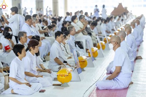 ภาพ No.84117:พิธีเวียนประทักษิณ พิธีวันทาเจดีย์ พิธีขอขมา และมอบผ้าไตร  ในโครงการบรรพชาอุปสมบทหมู่ธรรมทายาทรุ่นเข้าพรรษา และโครงการบรรพชาสามเณรโรงเรียนนานาชาติ รุ่นที่12 ในวันเสาร์ที่ 22 กรกฎาคม พ.ศ. 2566