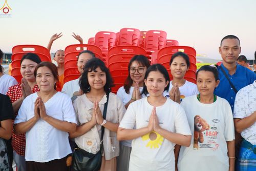 ภาพ No.322035:วันที่ 12 -13 เมษายน พ.ศ.2569 การเตรียมกล่องไทยธรรม + การขนย้ายเก้าอี้ เพื่องานถวายมหาสังฆทาน 40,000 กว่าวัดทั่วประเทศ วันคุ้มครองโลก 22 เมษายน พ.ศ.2569 วัดพระธรรมกาย