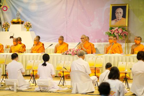 ภาพ No.105998:พิธีถวายภัตตาหารเป็นสังฆทาน แด่คณะพระธรรมยาตราฯ ในโครงการธรรมยาตรากตัญญูบูชา มหาปูชนียาจารย์ พระมงคลเทพมุนี(สด จนฺทสโร) พระผู้ปราบมาร อนุสรณ์สถาน 7 แห่ง ปีที่ 12 วันที่ 3 มกราคม พ.ศ. 2567 ณ อนุสรณ์สถานโลตัสแลนด์ จ.สุพรรณบุรี