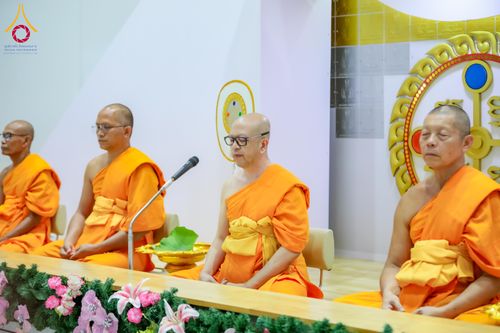 ภาพ No.317404:วันอาทิตย์ ที่ 29 มีนาคม พ.ศ.2569  พิธีปลงผม , พิธีขอขมามอบบาตรและผ้าไตร , พิธีบรรพชา ณ ศูนย์ปฏิบัติธรรมสมุทรปราการ จำนวน 42 รูป