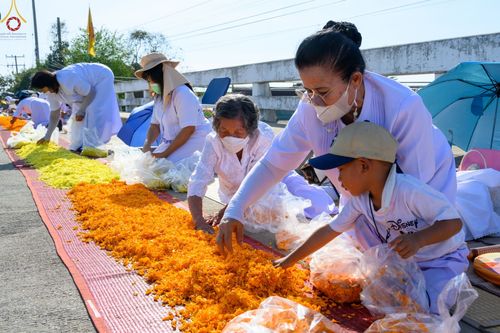 ภาพ No.70642:พิธีต้อนรับพระธรรมยาตรา ในโครงการธรรมยาตรากตัญญูบูชา มหาปูชนียาจารย์ พระมงคลเทพมุนี(สด จนฺทสโร) พระผู้ปราบมาร อนุสรณ์สถาน 7 แห่ง ปีที่ 11 วันที่ 14 มกราคม พ.ศ. 2566 ณ อนุสรณ์สถานลำดับที่ 3 สถานที่เกิดในเพศสมณะ วัดสองพี่น้อง อ.สองพี่น้อง จ.สุพรรณบุรี