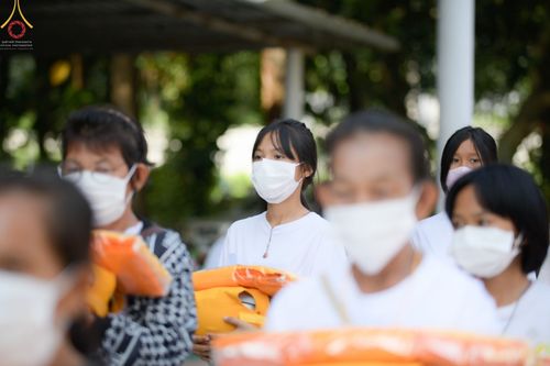 ภาพ No.65473:พิธีขอขมามอบผ้าไตร นาคธรรมทายาท ในโครงการอุปสมบทบูชาธรรม มหาปูชนียาจารย์ประจำปี 2565 ณ ศูนย์อบรมเยาวชนผาสุกวนิช จ.ราชบุรี วันที่ 19 พฤศจิกายน พ.ศ. 2565