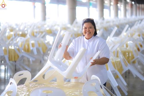 ภาพ No.322690:วันที่ 15-18 เมษายน พ.ศ.2569 การเเตรียมโต๊ะฉัน , เตรียมจุดพักค้าง , เรียงเก้าอี้ , เรียงกล่องไทยธรรม  เพื่องานถวายมหาสังฆทาน 40,000 กว่าวัดทั่วประเทศ วันคุ้มครองโลก 22 เมษายน พ.ศ.2569 วัดพระธรรมกาย