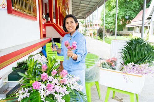 ภาพ No.339105:วันเสาร์ที่ 27 มิถุนายน พ.ศ. 2569 พิธีตักบาตรแด่คณะสงฆ์ 323 วัด 4 จังหวัดชายแดนภาคใต้ พิธีถวายสังฆทานแด่คณะสงฆ์ 323 วัด ปีที่ 22 ครั้งที่ 187 พิธีมอบกองทุนหนุนแรงใจช่วยครูใต้ ปีที่ 19 ครั้งที่ 150 และพิธีทำบุญอุทิศส่วนกุศลให้ผู้วายชนม์