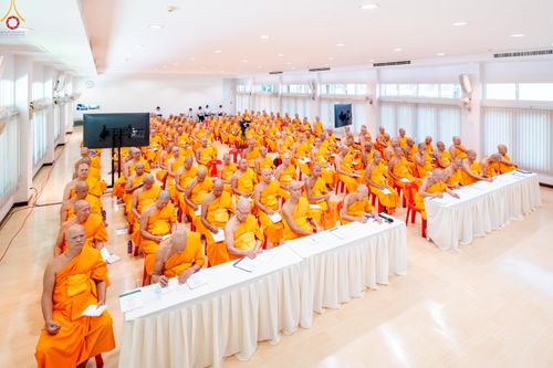 ภาพ No.335962:วันที่ 15 มิถุนายน พ.ศ.2569 หลวงพ่อทัตตชีโวเมตตาให้โอวาทแก่เจ้าอาวาสวัดศูนย์สาขาภายในประเทศ ณ วัดพระธรรมกาย