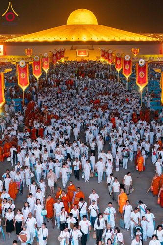 ภาพ No.324482:วันที่ 22 เมษายน พ.ศ.2569 (วันคุ้มครองโลก) บรรยากาศพระสังฆาธิการและสาธุชน การเดินทางกลับ งานถวายมหาสังฆทาน 40,000 กว่าวัดทั่วประเทศ วัดพระธรรมกาย